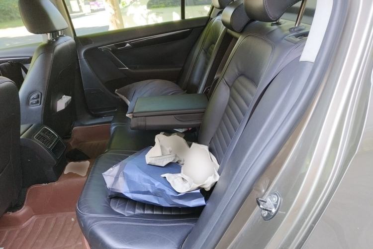 Used Volkswagen Magotan 2013 1.8TSI Luxury Model Left Rear Seat