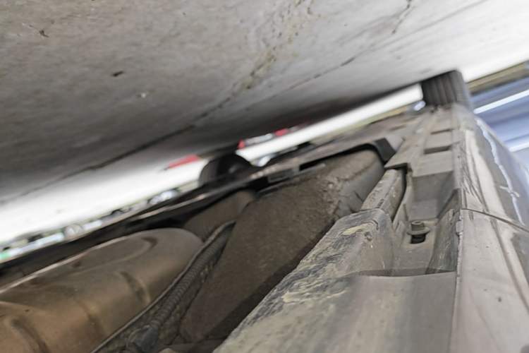 Used Volkswagen Magotan 2013 1.8TSI Luxury Model Left Side Sill