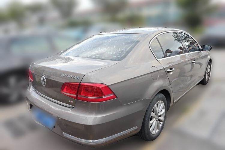 Used Volkswagen Magotan 2013 1.8TSI Luxury Model Rear Right 45 Deg