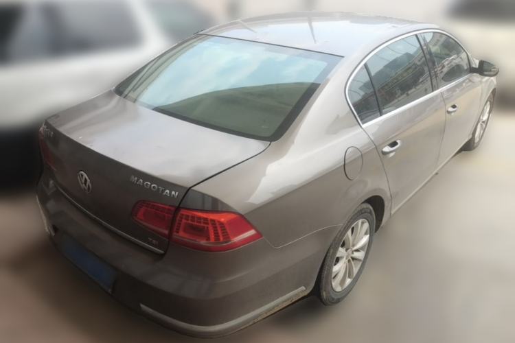Used Volkswagen Magotan 2013 1.8TSI Premier Model Rear Right 45 Deg