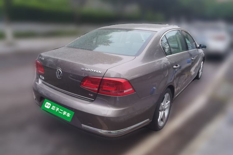 Used Volkswagen Magotan 2013 2.0 TSI Prestige Model Rear Right 45 Deg