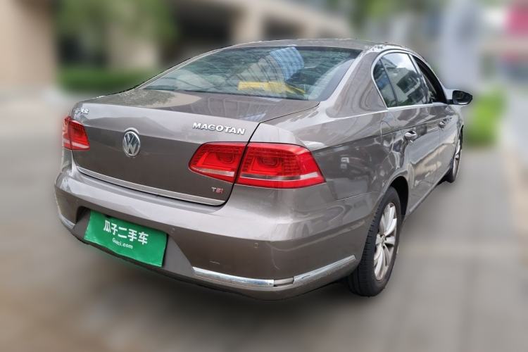 Used Volkswagen Magotan 2013 1.8TSI Premier Model Rear Right 45 Deg