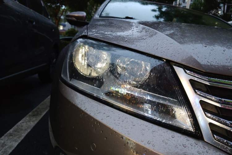 Used Volkswagen Magotan 2013 1.8TSI Premier Model Right Front Headlight