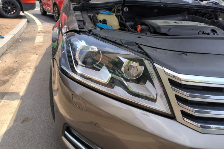 Used Volkswagen Magotan 2013 1.8TSI Luxury Model Right Front Headlight
