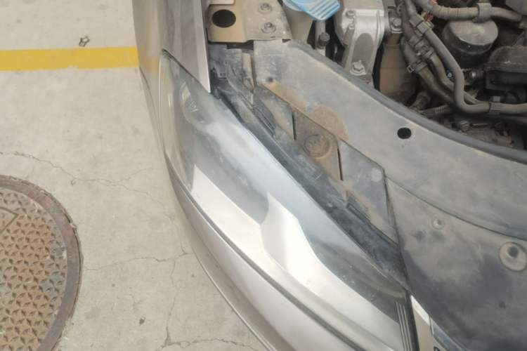 Used Volkswagen Magotan 2013 1.8TSI Premier Model Right Front Headlight