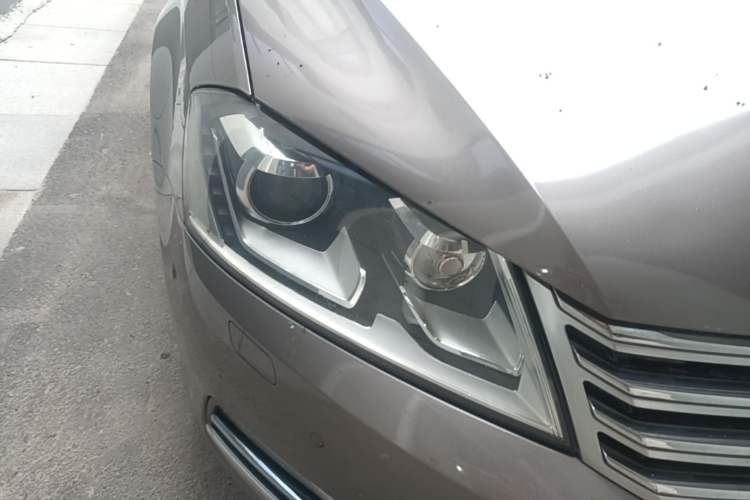 Used Volkswagen Magotan 2013 1.8TSI Prestige Model Right Front Headlight