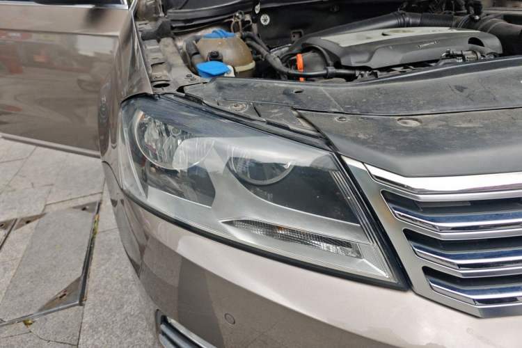 Used Volkswagen Magotan 2013 1.8TSI Premier Model Right Front Headlight