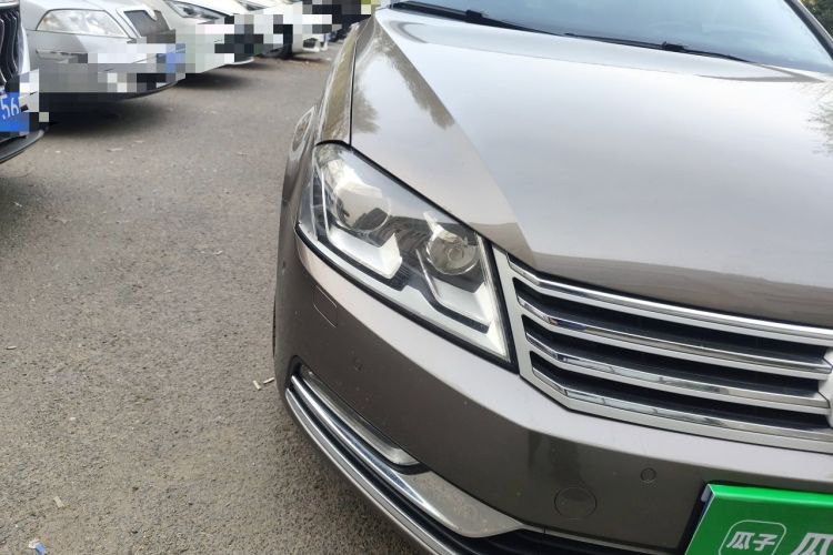 Used Volkswagen Magotan 2013 2.0 TSI Prestige Model Right Front Headlight