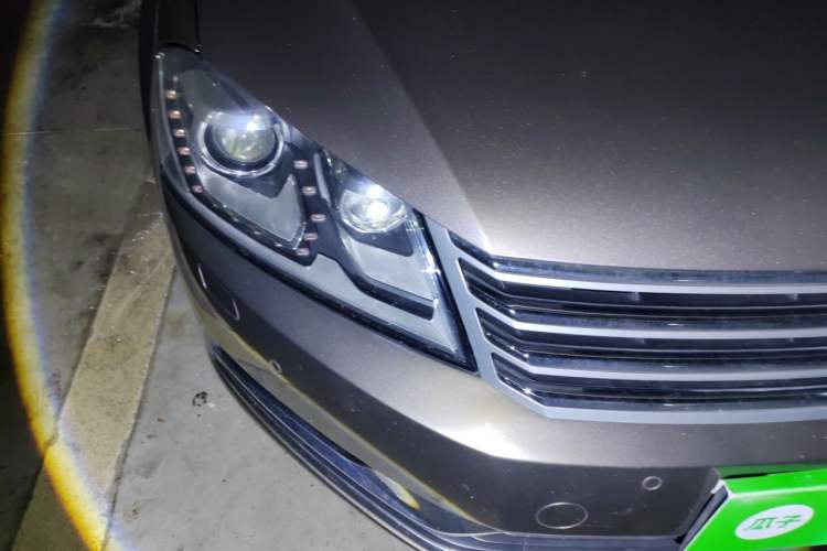 Used Volkswagen Magotan 2013 1.8TSI Prestige Model Right Front Headlight