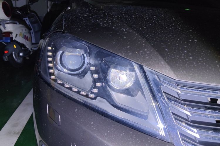 Used Volkswagen Magotan 2013 2.0 TSI Ultimate Model Right Front Headlight