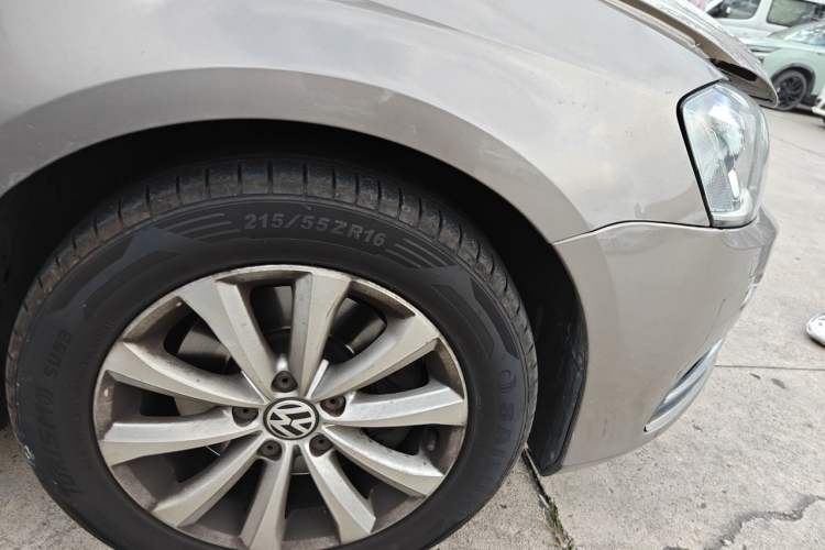 Used Volkswagen Magotan 2013 1.8TSI Luxury Model Right Front Wheel Hub