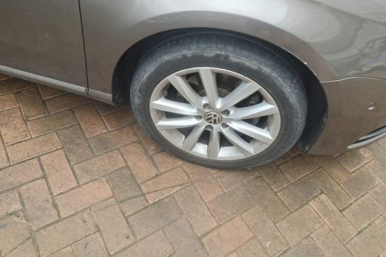 Used Volkswagen Magotan 2013 1.8TSI Prestige Model Right Front Wheel Hub