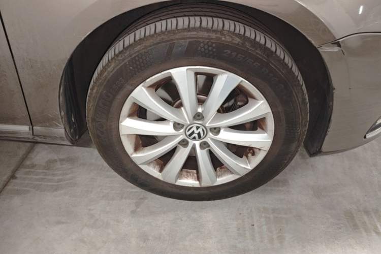 Used Volkswagen Magotan 2013 1.8TSI Luxury Model Right Front Wheel Hub
