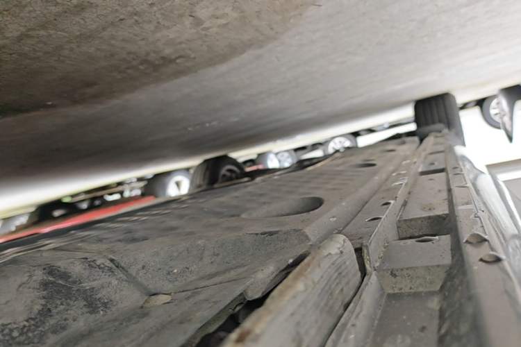 Used Volkswagen Magotan 2013 1.8TSI Luxury Model Right Side Sill