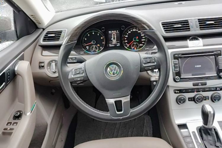 Used Volkswagen Magotan 2013 2.0 TSI Prestige Model Steering Wheel