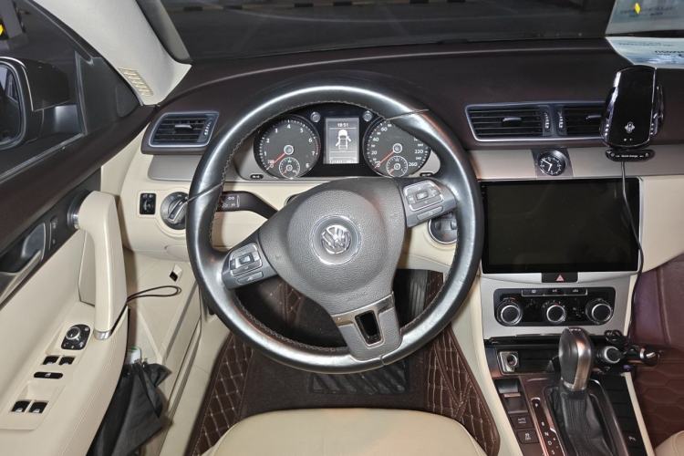 Used Volkswagen Magotan 2013 1.8TSI Premier Model Steering Wheel