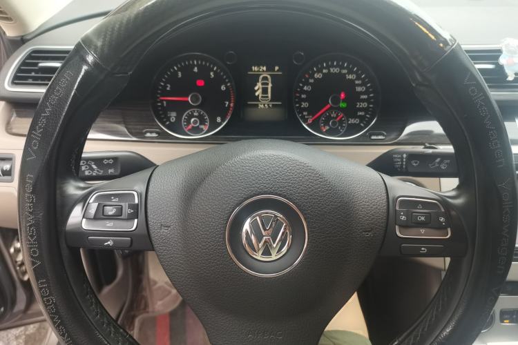 Used Volkswagen Magotan 2013 1.8TSI Prestige Model Steering Wheel