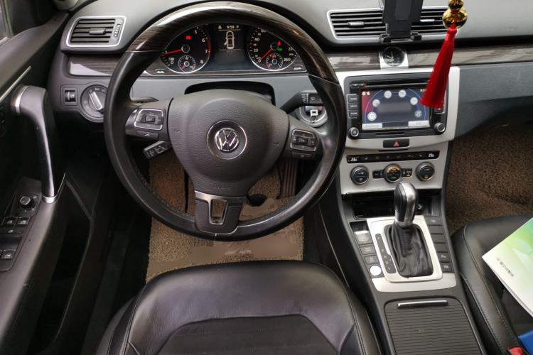 Used Volkswagen Magotan 2013 2.0 TSI Prestige Model Steering Wheel
