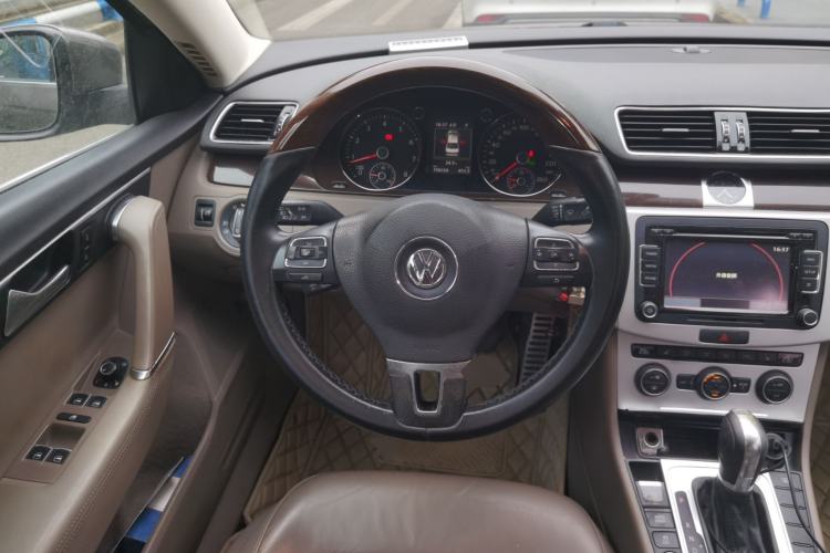 Used Volkswagen Magotan 2013 2.0 TSI Prestige Model Steering Wheel