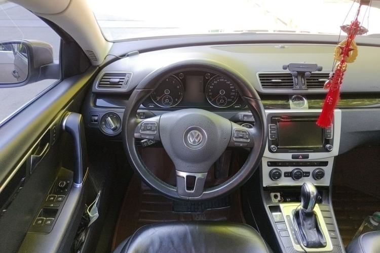 Used Volkswagen Magotan 2013 1.8TSI Luxury Model Steering Wheel