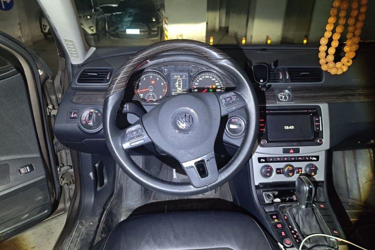 Used Volkswagen Magotan 2013 2.0 TSI Prestige Model Steering Wheel