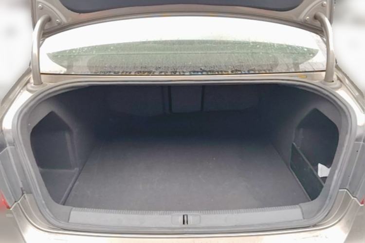 Used Volkswagen Magotan 2013 2.0 TSI Prestige Model Trunk