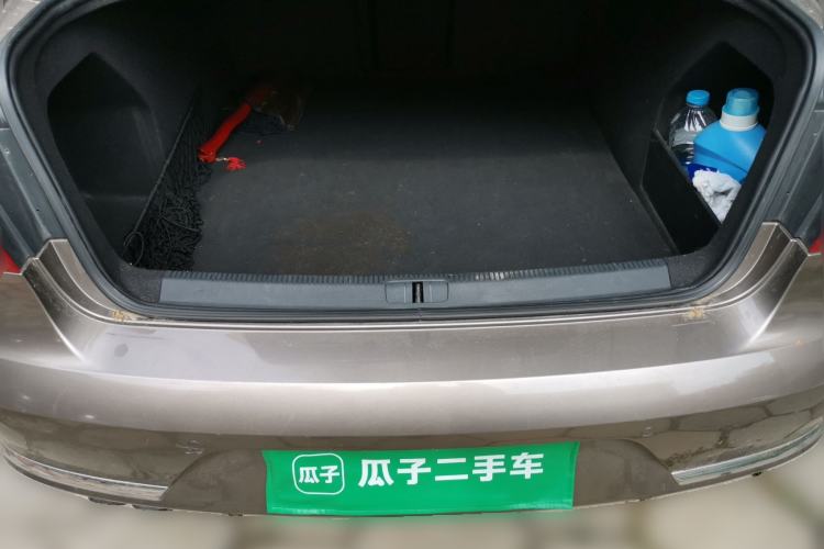 Used Volkswagen Magotan 2013 2.0 TSI Prestige Model Trunk