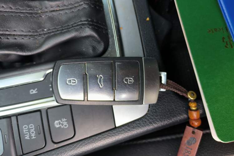 Used Volkswagen Magotan 2013 1.8TSI Luxury Model Vehicle Key
