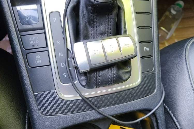 Used Volkswagen Magotan 2013 1.8TSI Luxury Model Vehicle Key