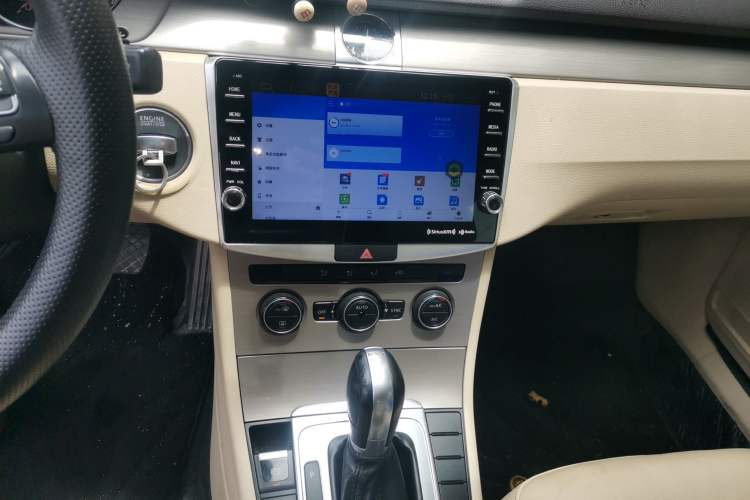 Used Volkswagen Magotan 2015 1.8TSI Advanced Model Audio And AC Panel