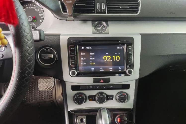 Used Volkswagen Magotan 2015 1.8TSI Advanced Model Audio And AC Panel