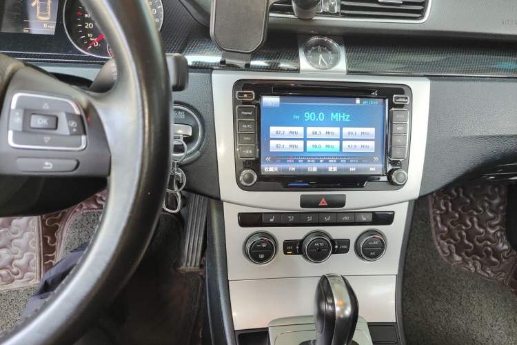 Used Volkswagen Magotan 2015 1.8TSI Luxury Model Audio And AC Panel