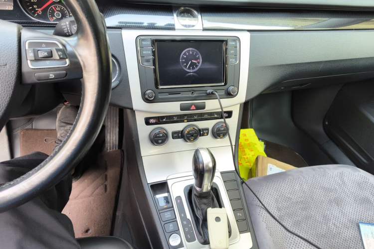 Used Volkswagen Magotan 2015 Revised Version 2.0 TSI Luxury Edition Audio And AC Panel