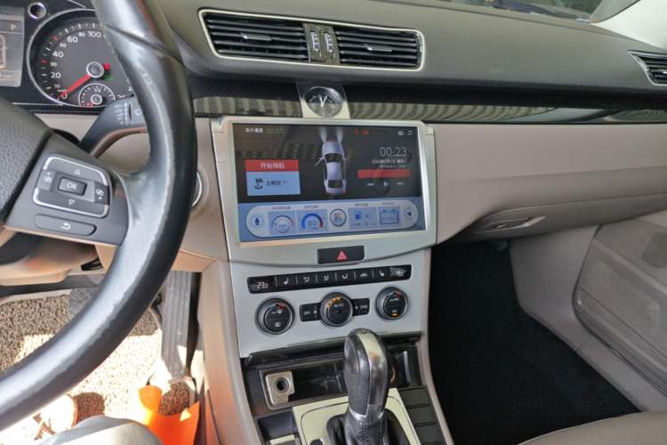Used Volkswagen Magotan 2015 Facelift 1.8TSI Luxury Model Audio And AC Panel