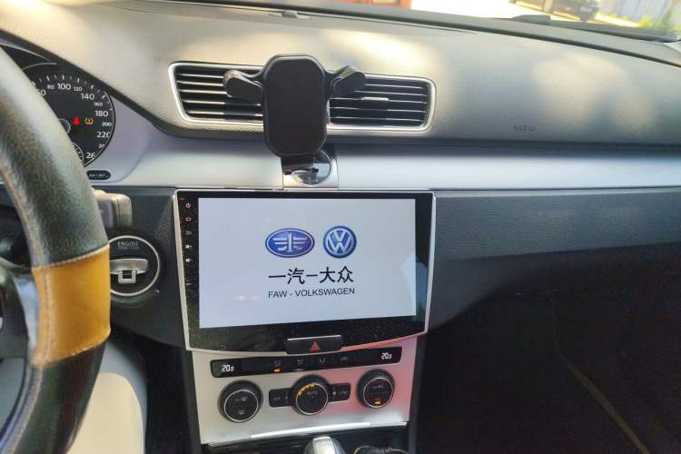 Used Volkswagen Magotan 2015 1.8TSI Advanced Model Audio And AC Panel