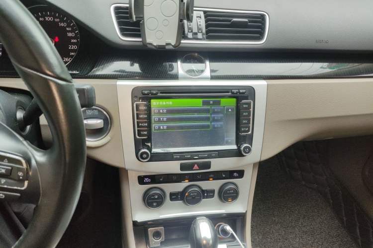 Used Volkswagen Magotan 2015 1.8TSI Luxury Model Audio And AC Panel