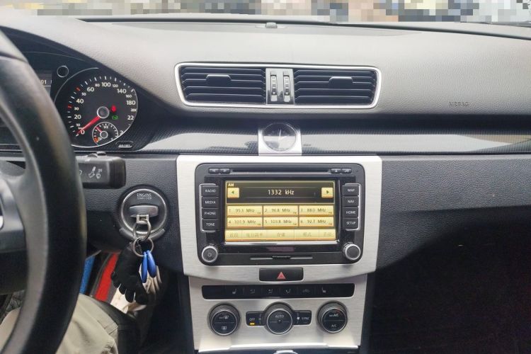Used Volkswagen Magotan 2015 2.0 TSI Luxury Model Audio And AC Panel
