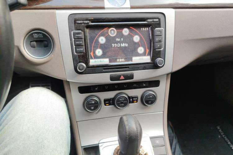 Used Volkswagen Magotan 2015 2.0 TSI Prestige Model Audio And AC Panel
