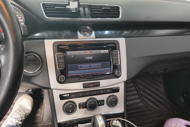 Used Volkswagen Magotan 2015 1.8TSI Luxury Model Audio And AC Panel