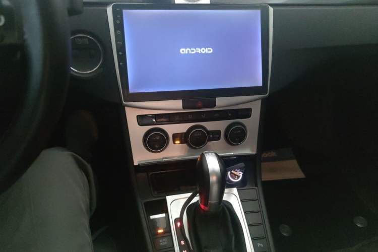 Used Volkswagen Magotan 2015 2.0 TSI Luxury Model Audio And AC Panel