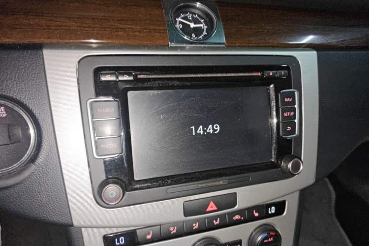 Used Volkswagen Magotan 2015 1.8TSI Prestige Model Audio And AC Panel