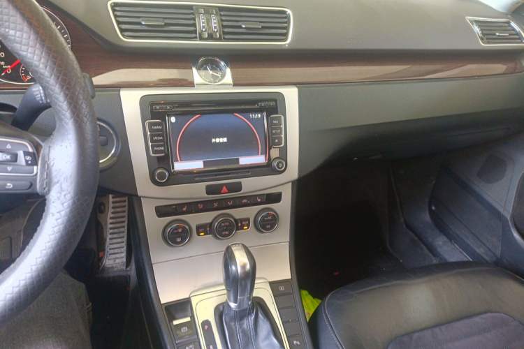 Used Volkswagen Magotan 2015 1.8TSI Prestige Model Audio And AC Panel