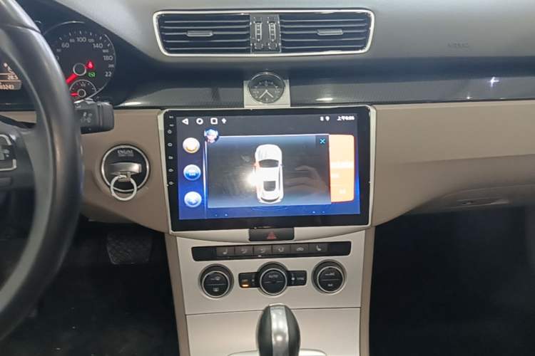 Used Volkswagen Magotan 2015 Facelift 1.8TSI Luxury Model Audio And AC Panel