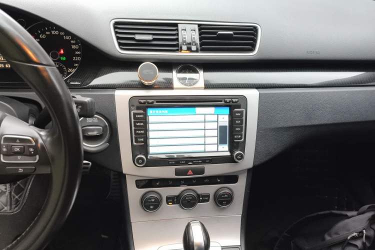 Used Volkswagen Magotan 2015 1.8TSI Luxury Model Audio And AC Panel