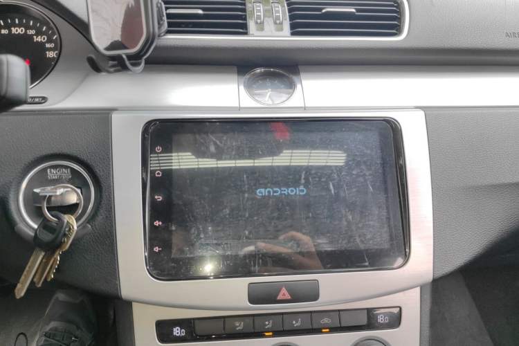 Used Volkswagen Magotan 2015 1.8TSI Advanced Model Audio And AC Panel