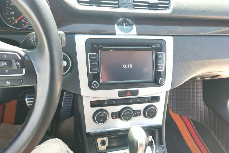 Used Volkswagen Magotan 2015 1.8TSI Prestige Model Audio And AC Panel