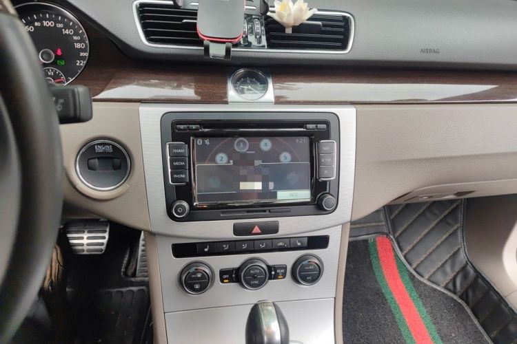 Used Volkswagen Magotan 2015 2.0 TSI Prestige Model Audio And AC Panel
