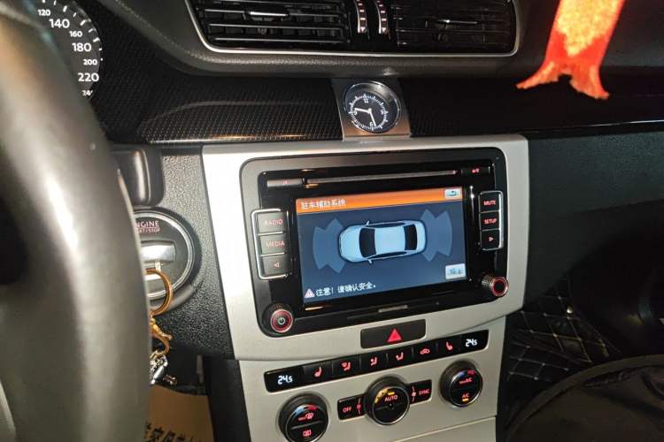 Used Volkswagen Magotan 2015 1.8TSI Luxury Model Audio And AC Panel