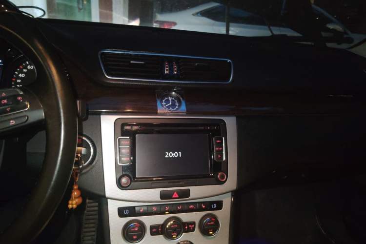 Used Volkswagen Magotan 2015 1.8TSI Prestige Model Audio And AC Panel
