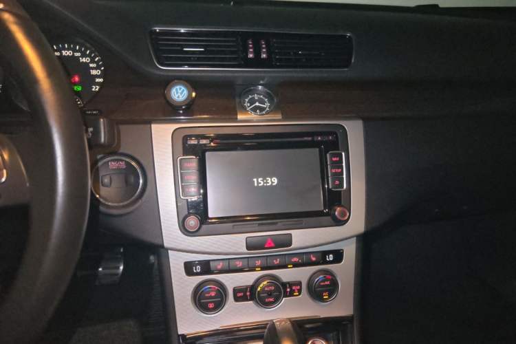 Used Volkswagen Magotan 2015 Revised Version 2.0 TSI Prestige Edition Audio And AC Panel